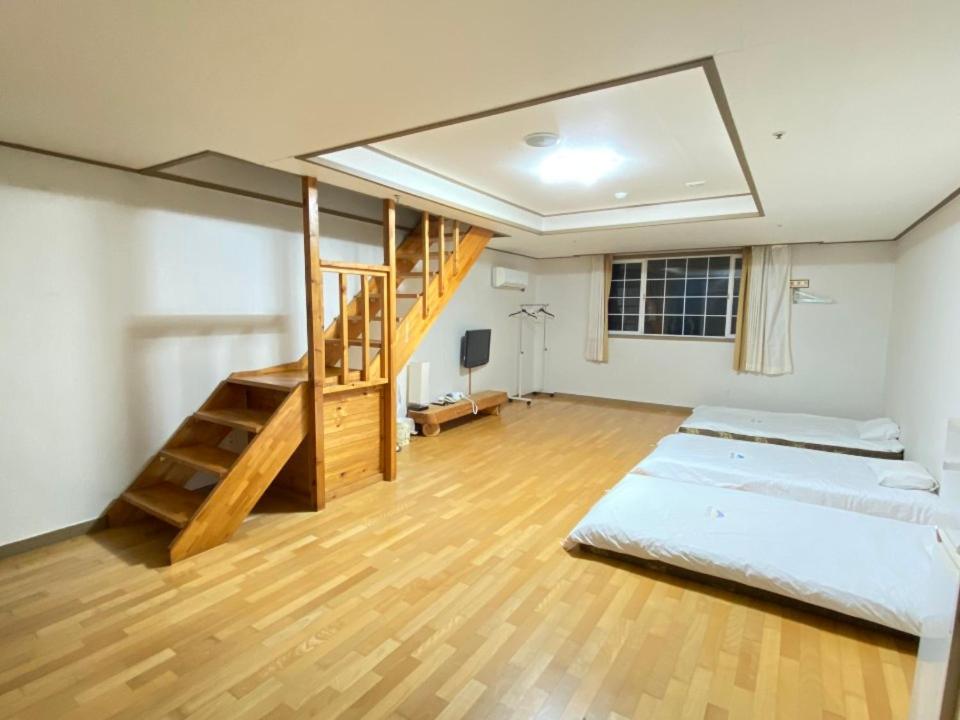 Arbon Youth Hostel & Resort Чеджу Екстериор снимка