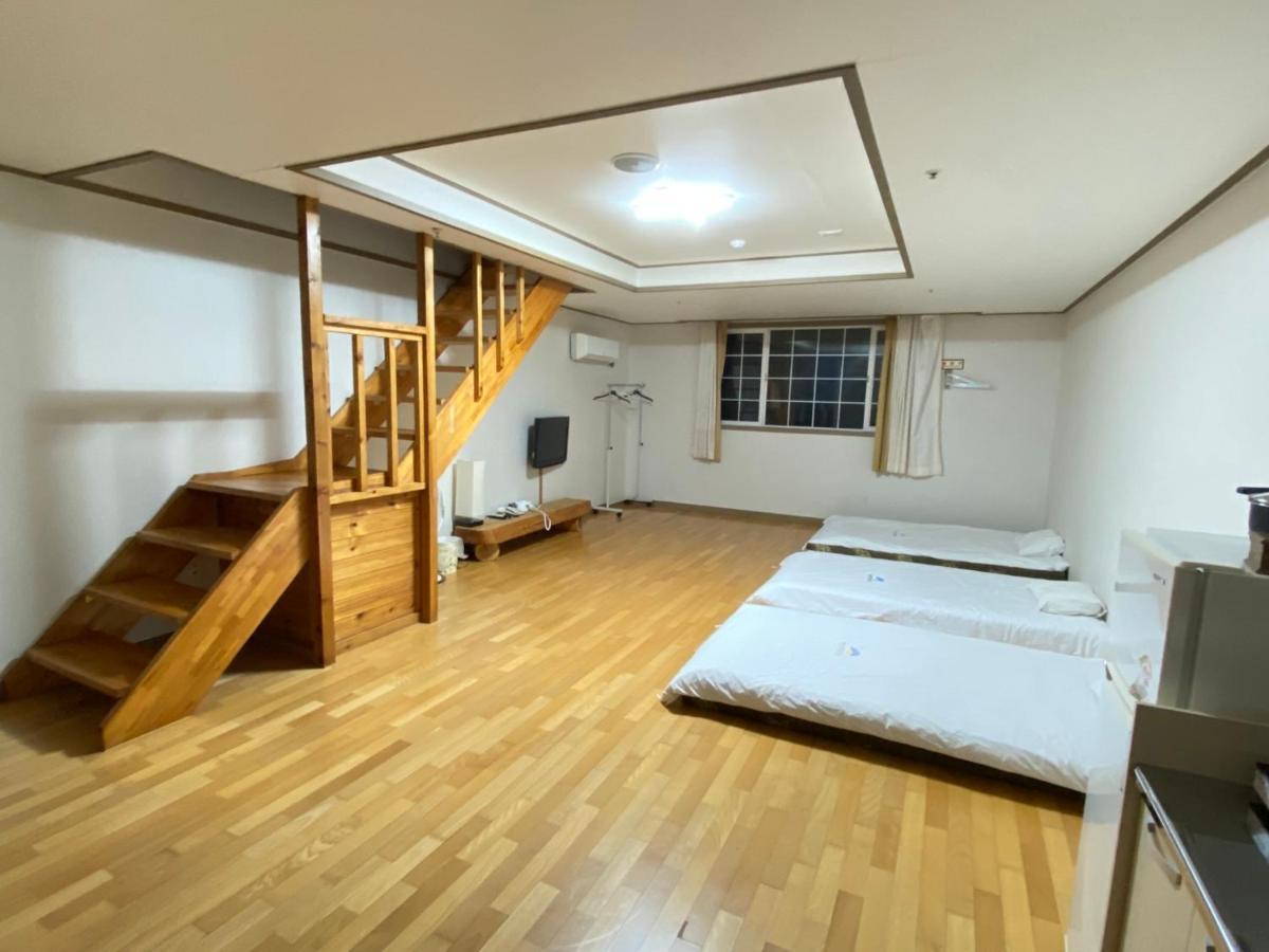 Arbon Youth Hostel & Resort Чеджу Екстериор снимка