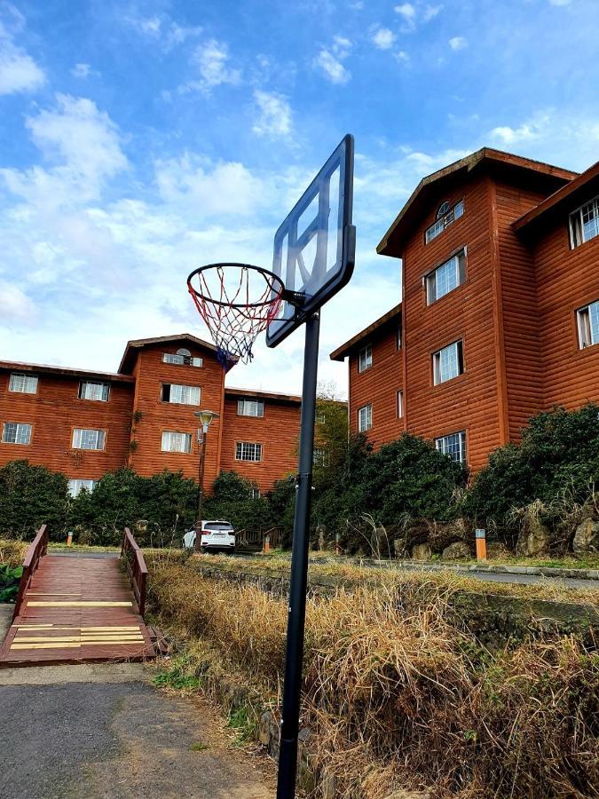 Arbon Youth Hostel & Resort Чеджу Екстериор снимка