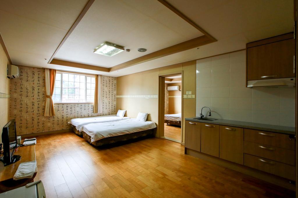 Arbon Youth Hostel & Resort Чеджу Екстериор снимка